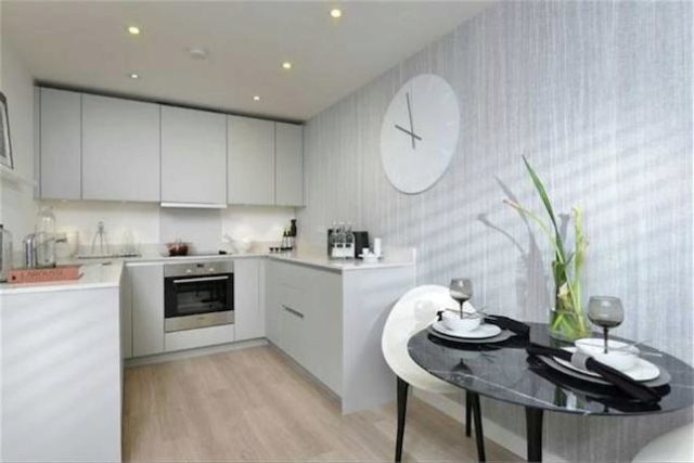  Image of 2 bedroom Flat for sale in Saffron Central Square Croydon CR0 at Saffron Tower, Croydon, London CR0