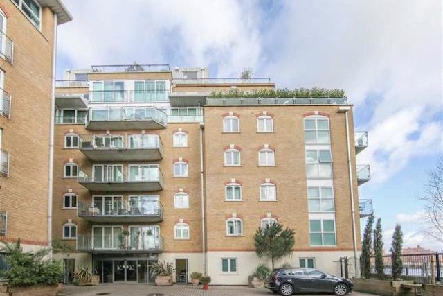  Image of 2 bedroom Flat to rent in Rotherhithe Street London SE16 at Pacific Wharf, London, London SE16