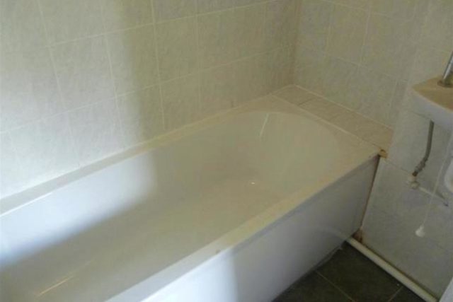  Image of 2 bedroom Terraced house to rent in Winifred Street Eccles Manchester M30 at Winifred Street, Eccles, Manchester M30
