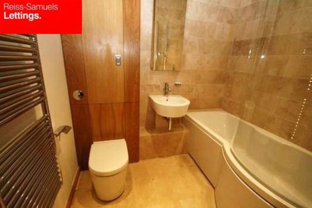  Image of 3 bedroom Duplex to rent in Westferry Road London E14 at Helion Court, Westferry Road E14, London,