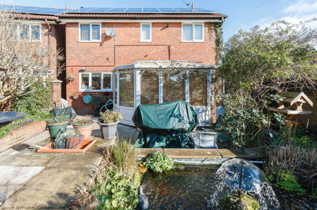  Image of 5 bedroom Detached house for sale in Gawain Grove Stretton Burton-on-Trent DE13 at Gawain Grove, Burton-On-Trent DE13