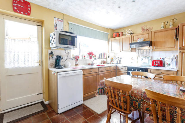  Image of 5 bedroom Detached house for sale in Gawain Grove Stretton Burton-on-Trent DE13 at Gawain Grove, Burton-On-Trent DE13
