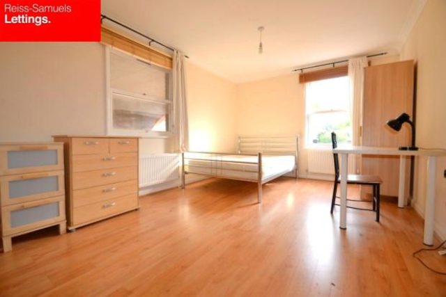  Image of 5 bedroom Town House to rent in Lockesfield Place London E14 at Lockesfield Place, Canary Wharf E14