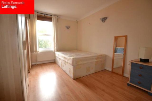  Image of 5 bedroom Town House to rent in Lockesfield Place London E14 at Lockesfield Place, Canary Wharf E14