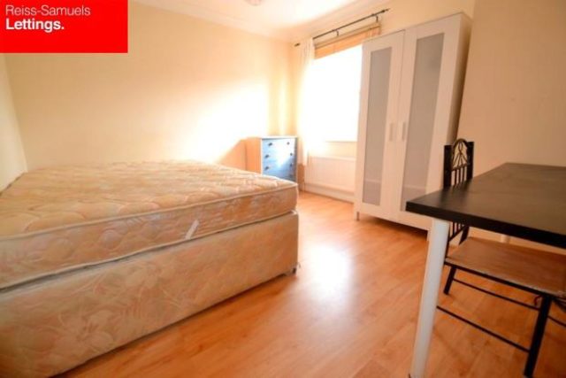  Image of 5 bedroom Town House to rent in Lockesfield Place London E14 at Lockesfield Place, Canary Wharf E14