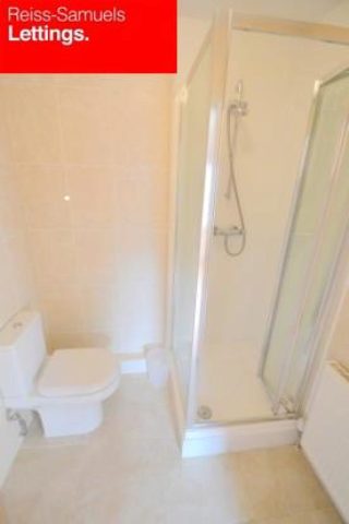  Image of 5 bedroom Town House to rent in Lockesfield Place London E14 at Lockesfield Place, Canary Wharf E14