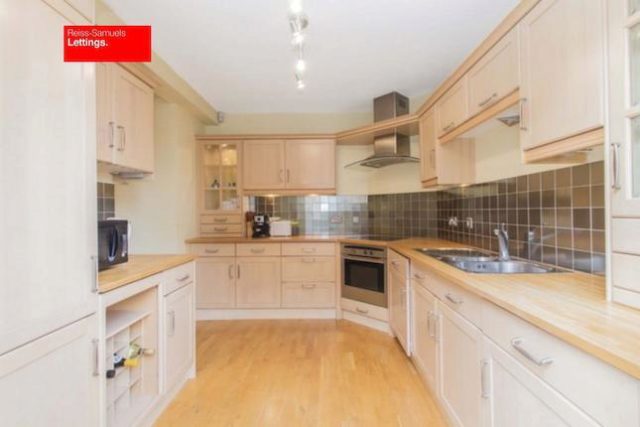  Image of 5 bedroom Town House to rent in Ferry Street London E14 at Ferry Street, Isle Of Dogs E14, Isle Of Dogs, Canary Wharf, Docklands,