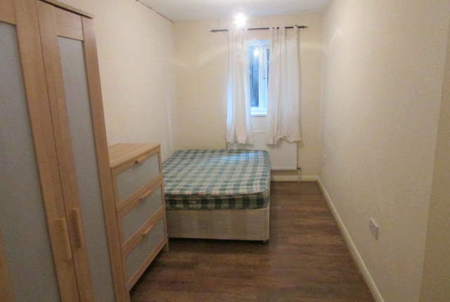  Image of 6 bedroom Town House to rent in Ambassador Square London E14 at Ambassador Square, Docklands E14, Isle Of Dogs, Canary Wharf, Docklands,