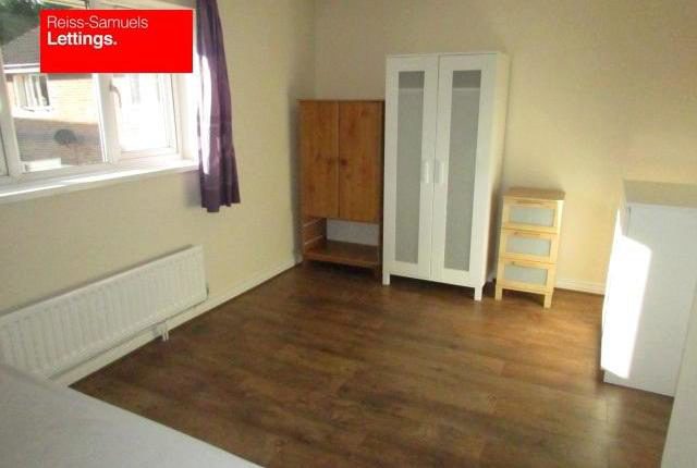  Image of 6 bedroom Town House to rent in Ambassador Square London E14 at Ambassador Square, Docklands E14, Isle Of Dogs, Canary Wharf, Docklands,