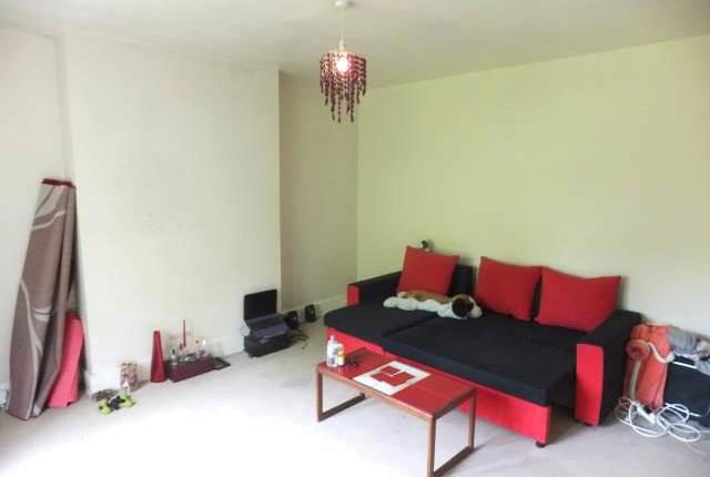  Image of Studio flat to rent in Montacute Gardens Tunbridge Wells TN4 at Montacute Gardens, Tunbridge Wells, Kent TN4