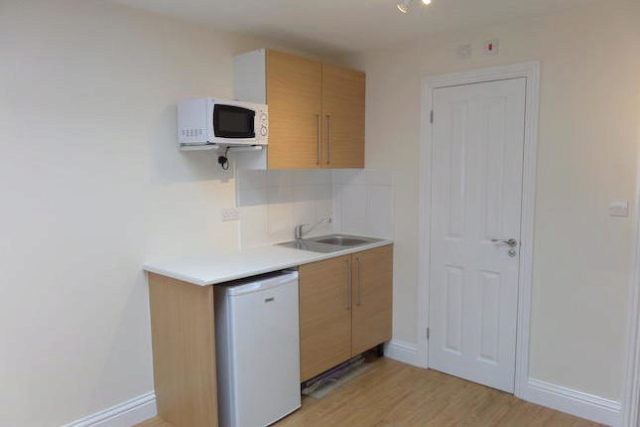 Image of Studio flat to rent in Sixth Avenue Hayes UB3 at Sixth Avenue, Hayes UB3