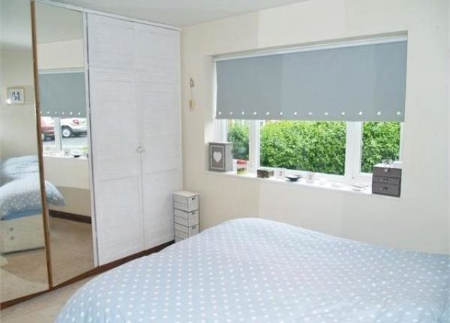  Image of 2 bedroom Maisonette to rent in Collier Close Epsom KT19 at Collier Close, West Ewell, Epsom KT19