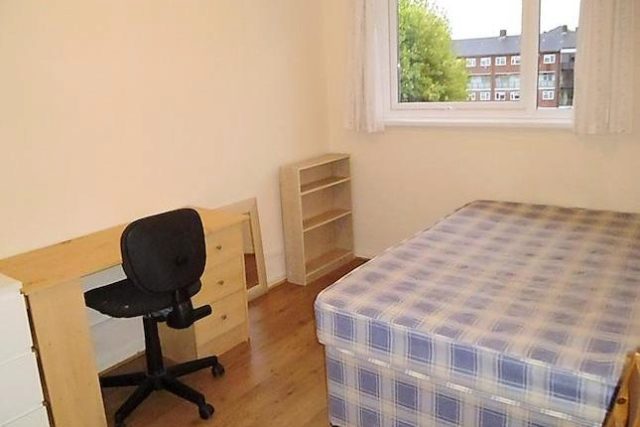  Image of 4 bedroom Duplex to rent in Cooks Road London SE17 at Cooks Road, Kennington/Oval SE17