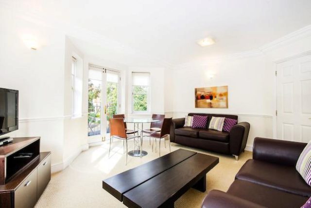  Image of 1 bedroom Flat to rent in Manning Place Richmond TW10 at Manning Place, Richmond TW10