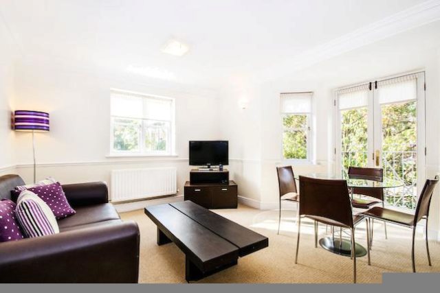  Image of 1 bedroom Flat to rent in Manning Place Richmond TW10 at Manning Place, Richmond TW10