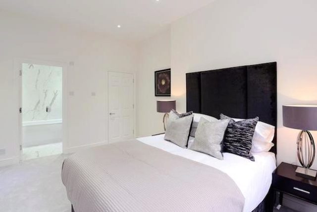  Image of 2 bedroom Flat to rent in Lexham Gardens London W8 at Lexham Gardens, Kensington W8
