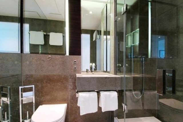  Image of 2 bedroom Flat to rent in Pan Peninsula Square London E14 at Pan Peninsula Square, London E14