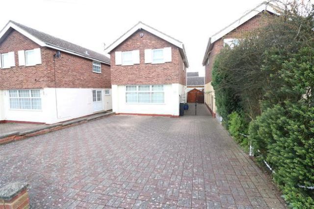  Image of 3 bedroom Detached house for sale in Purbeck Road Rushden NN10 at Purbeck Road, Rushden NN10