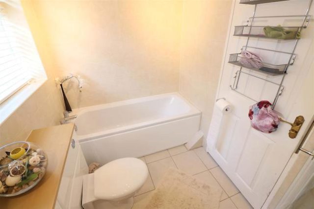  Image of 3 bedroom Detached house for sale in Purbeck Road Rushden NN10 at Purbeck Road, Rushden NN10