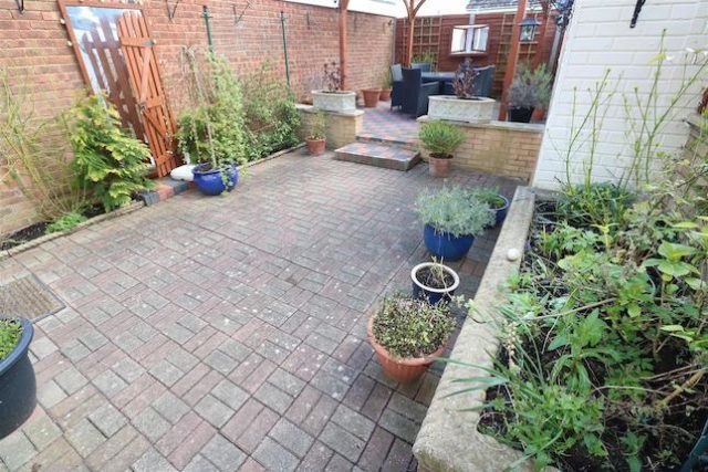  Image of 3 bedroom Detached house for sale in Purbeck Road Rushden NN10 at Purbeck Road, Rushden NN10