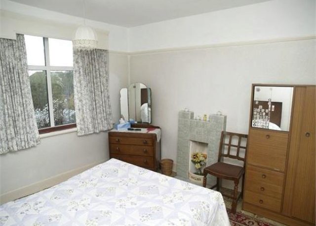  Image of 3 bedroom Semi-Detached house for sale in Station Avenue Ewell Epsom KT19 at Station Avenue, West Ewell, Epsom KT19