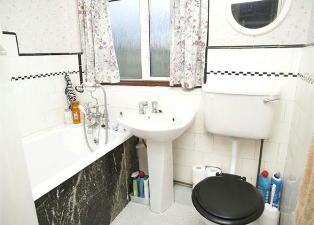  Image of 3 bedroom Semi-Detached house for sale in Station Avenue Ewell Epsom KT19 at Station Avenue, West Ewell, Epsom KT19