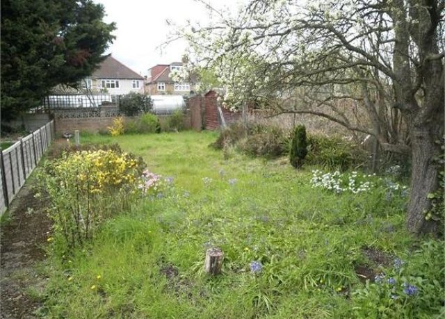  Image of 3 bedroom Semi-Detached house for sale in Station Avenue Ewell Epsom KT19 at Station Avenue, West Ewell, Epsom KT19