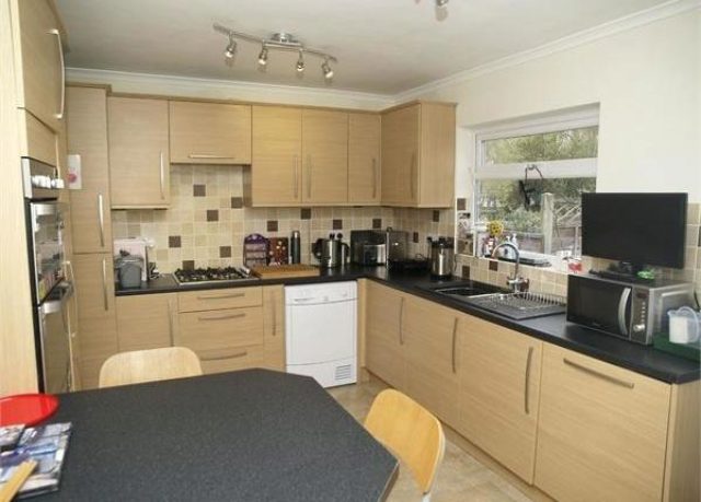  Image of 3 bedroom Terraced house for sale in Eastcroft Road Ewell Epsom KT19 at Eastcroft Road, West Ewell, Epsom KT19