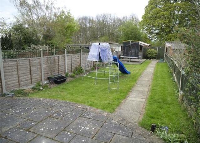  Image of 3 bedroom Terraced house for sale in Eastcroft Road Ewell Epsom KT19 at Eastcroft Road, West Ewell, Epsom KT19