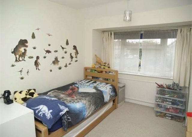  Image of 3 bedroom Terraced house for sale in Eastcroft Road Ewell Epsom KT19 at Eastcroft Road, West Ewell, Epsom KT19