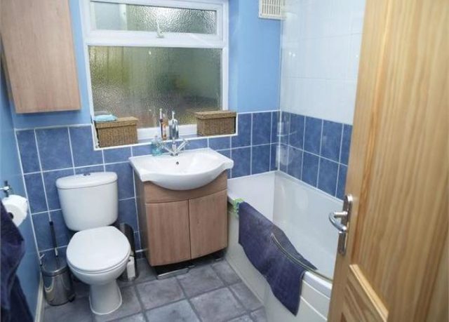  Image of 3 bedroom Terraced house for sale in Eastcroft Road Ewell Epsom KT19 at Eastcroft Road, West Ewell, Epsom KT19