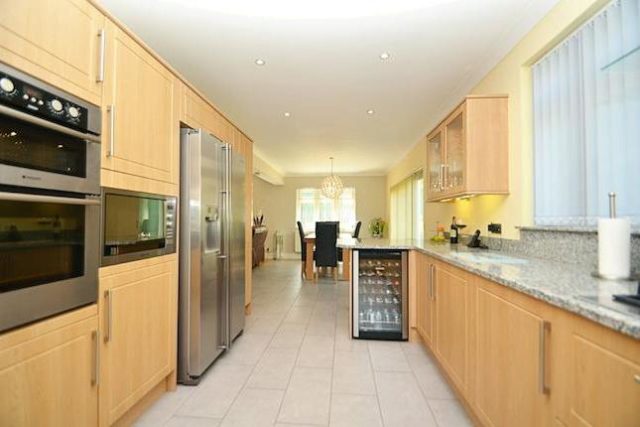  Image of 4 bedroom Detached house for sale in Elm Grove Orpington BR6 at Elm Grove, Orpington BR6