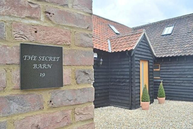  Image of 4 bedroom Detached house for sale in Loxwood Close Orpington BR5 at Loxwood Close, Orpington BR5