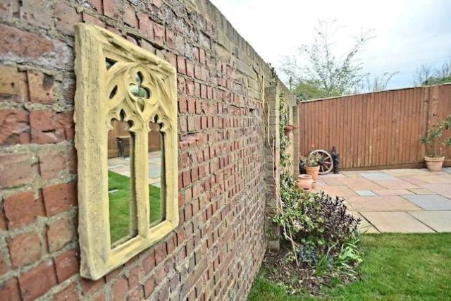  Image of 4 bedroom Detached house for sale in Loxwood Close Orpington BR5 at Loxwood Close, Orpington BR5
