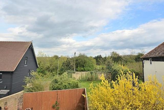  Image of 4 bedroom Detached house for sale in Loxwood Close Orpington BR5 at Loxwood Close, Orpington BR5