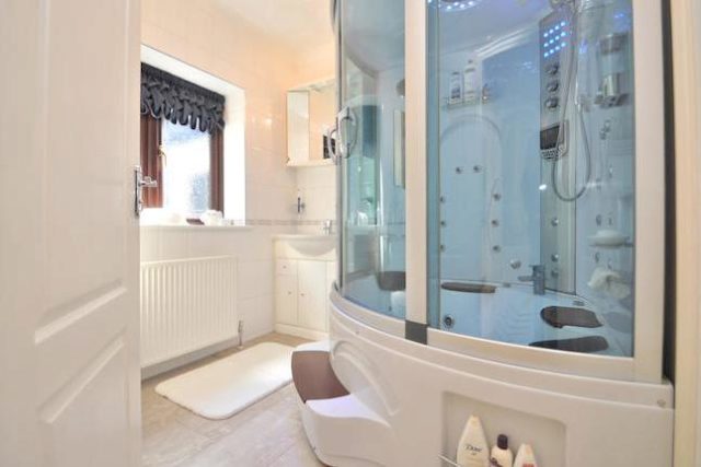  Image of 4 bedroom Detached house for sale in Stonehouse Road Halstead Sevenoaks TN14 at Stonehouse Road, Halstead, Sevenoaks TN14