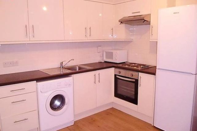  Image of 4 bedroom Duplex to rent in Cooks Road London SE17 at Cooks Road, Kennington/Oval SE17