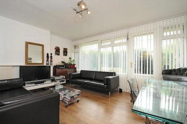  Image of 4 bedroom Flat to rent in Cooks Road London SE17 at Cooks Road, London SE17
