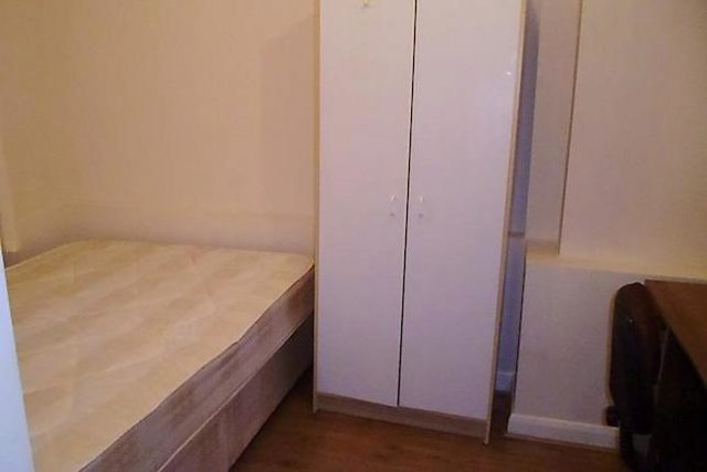  Image of 4 bedroom Maisonette to rent in Bath Terrace London SE1 at Bath Terrace, London Bridge/Borough, London Bridge SE1