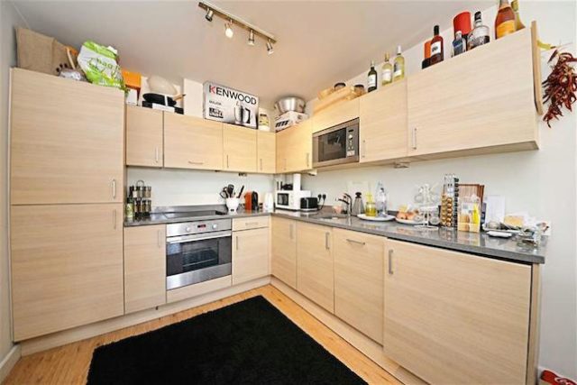  Image of 1 bedroom Flat for sale in Heritage Avenue London NW9 at Heritage Avenue, Colindale, London NW9
