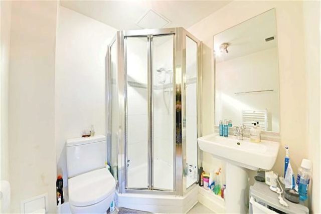  Image of 1 bedroom Flat for sale in Heritage Avenue London NW9 at Heritage Avenue, Colindale, London NW9