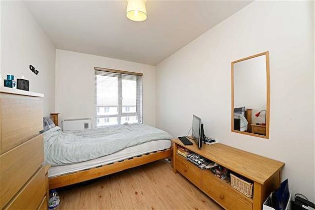  Image of 1 bedroom Flat for sale in Heritage Avenue London NW9 at Heritage Avenue, Colindale, London NW9