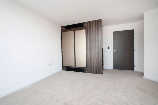  Image of 1 bedroom Flat to rent in City Road London EC1V at Chronicle Tower, 261 City Road, London EC1V