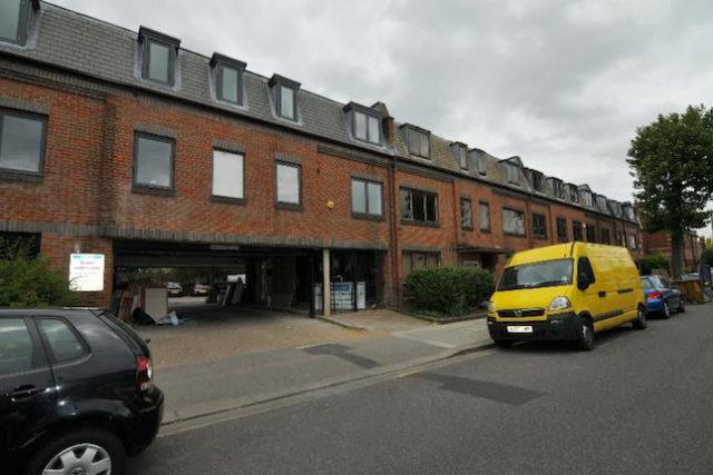  Image of 1 bedroom Flat to rent in Ladysmith Road Enfield EN1 at Ladysmith Road, Enfield, London EN1