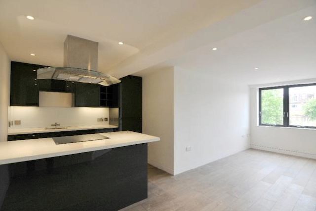  Image of 1 bedroom Flat to rent in Ladysmith Road Enfield EN1 at Ladysmith Road, Enfield, London EN1