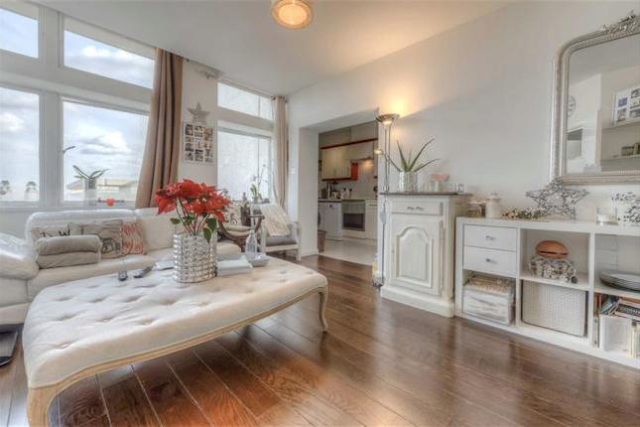  Image of 1 bedroom Flat to rent in Newington Causeway London SE1 at North Block, Metro Central Heights, Elephant And Castle, London SE1