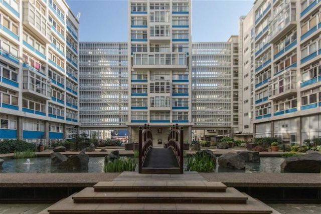  Image of 1 bedroom Flat to rent in Newington Causeway London SE1 at North Block, Metro Central Heights, Elephant And Castle, London SE1