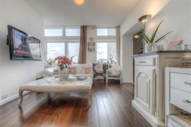  Image of 1 bedroom Flat to rent in Newington Causeway London SE1 at North Block, Metro Central Heights, Elephant And Castle, London SE1