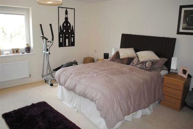  Image of 2 bedroom Flat to rent in Thirleby Road London NW7 at Thirleby Road, Mill Hill, London NW7