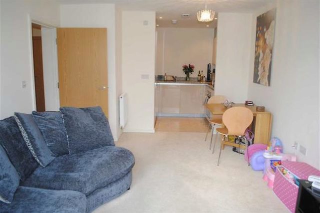  Image of 2 bedroom Flat to rent in Thirleby Road London NW7 at Thirleby Road, Mill Hill, London NW7